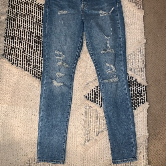 NWOT AE high waisted distressed skinny jeans with button front closure - Picture 2 of 4